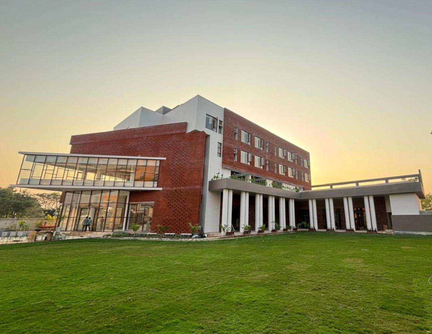 The Pearl Club Resort Shānti Niketan Exterior foto